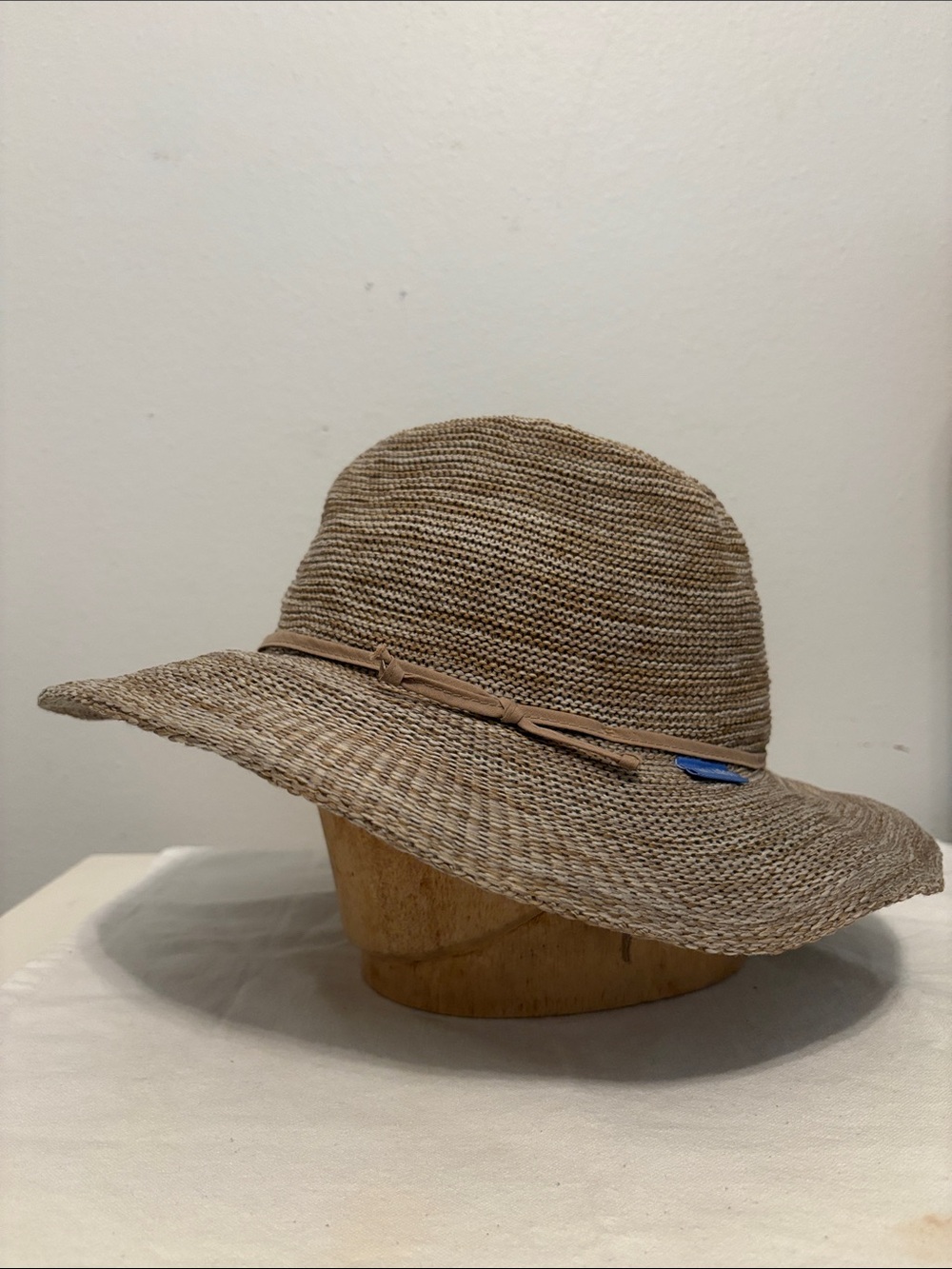 Wallaroo Victoria Fedora Women’s Hat in Natural Tan